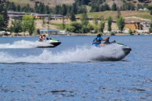speed_boat_Okanagan_Kelowna_summer